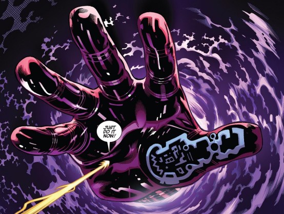 Avengers Giant Hand 01