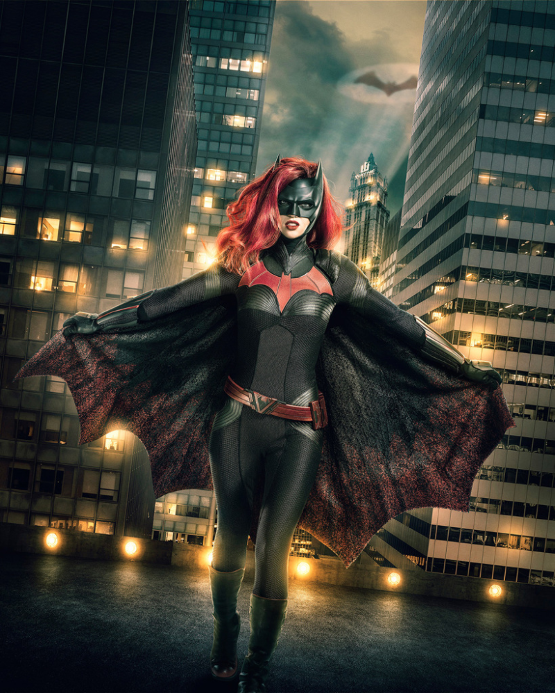 Batwoman Costume Reveal 01
